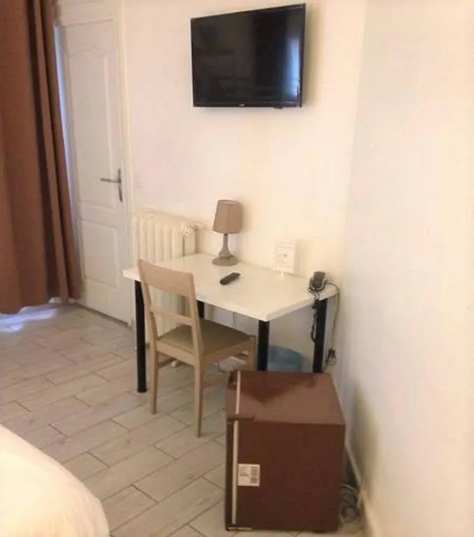 Hotel Montana Paris Lafayette 2*,  Francia